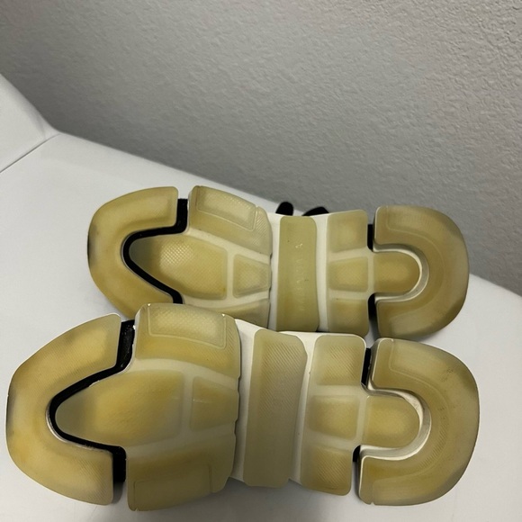 Balenciaga - Picture 3 of 3